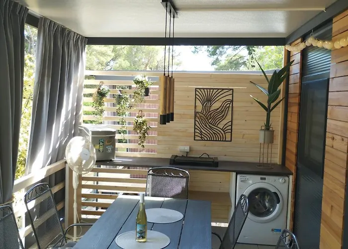 Кемпинг Mobil Stella Биоград-на-Мору